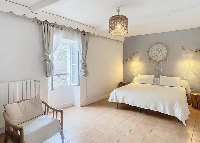 Dom wakacyjny La Source Fraiche Notre-Dame-de-la-Rouvière